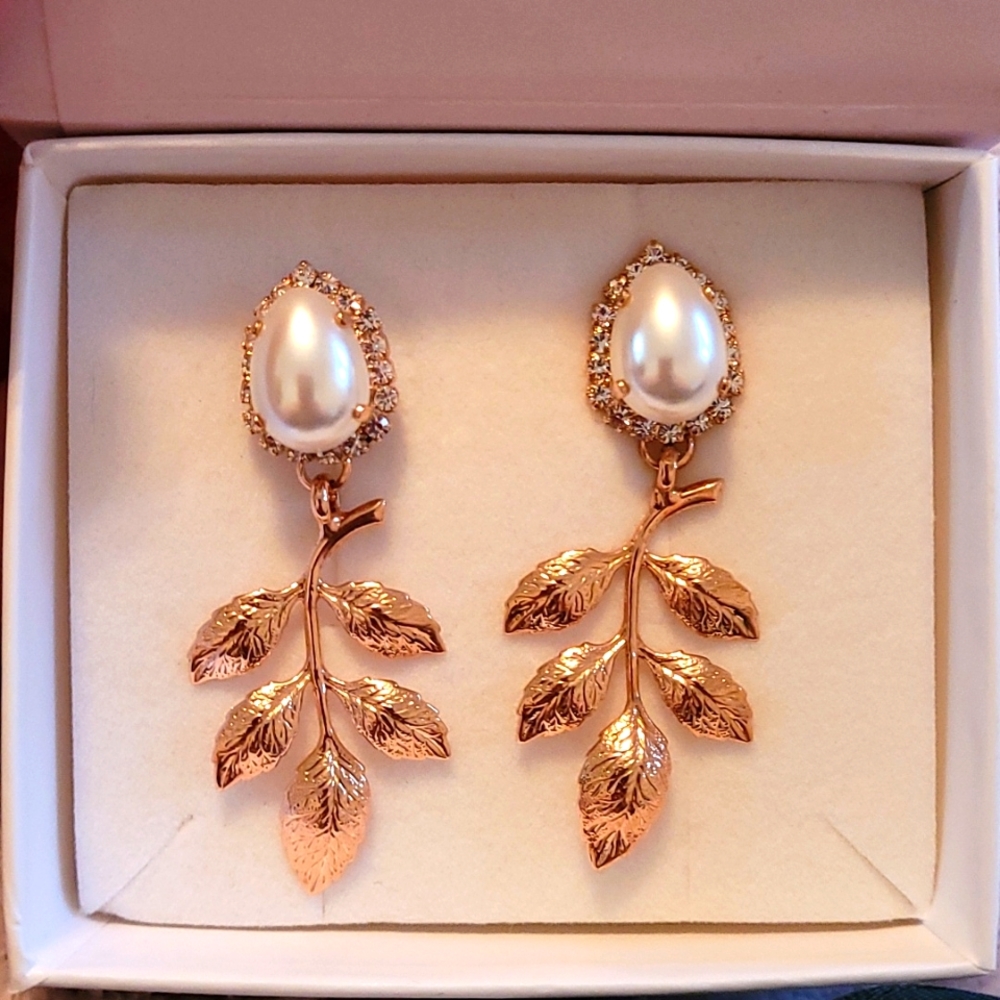 Rose Gold Leaf Chandelier Bridal Earrings with Swarovski Crystals.
